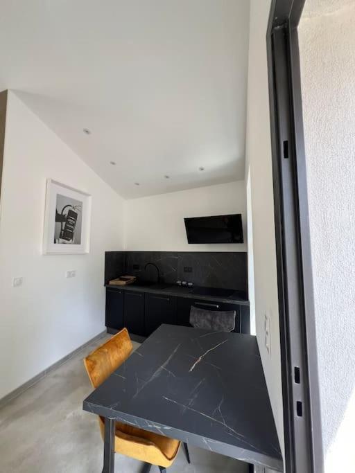 Le Charme Des Bois Apartment Ales Exterior photo